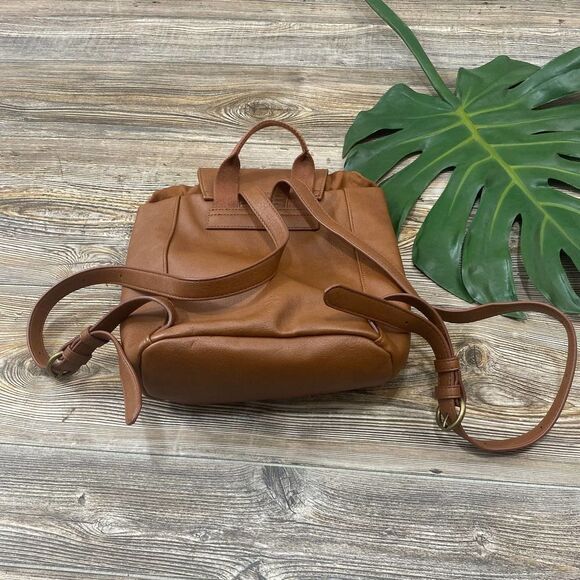 Target Universal Threads 10.5" soft flap mini backpack in cognac brown - Picture 4 of 7